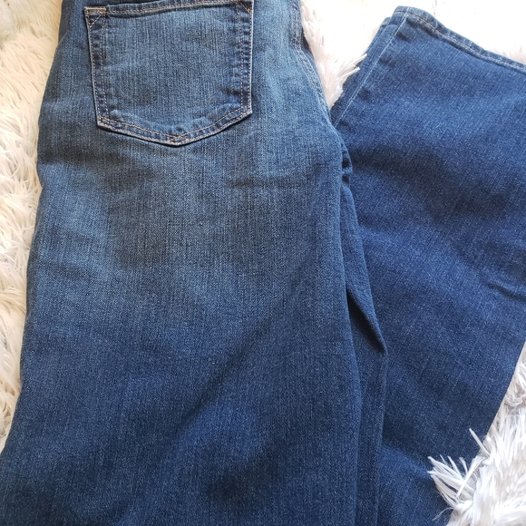 Womens size 4 Eddie Bauer bootcut jeans - Picture 3 of 3